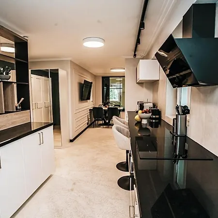 The Loft - Parking - Washer&dryer - Port View - Balcony *